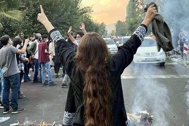 İranda daha 3 nəfər edam cəzasına məhkum edildi