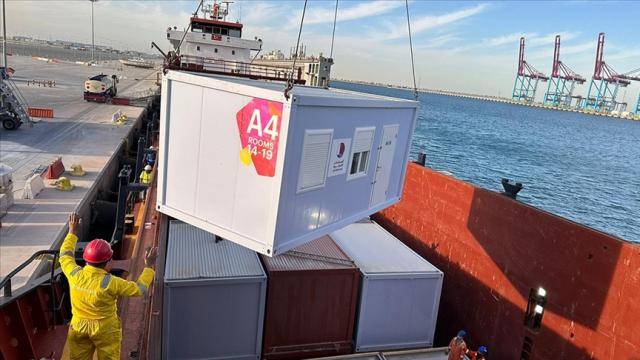 Qətər Türkiyəyə daha 1400 konteyner ev göndərir