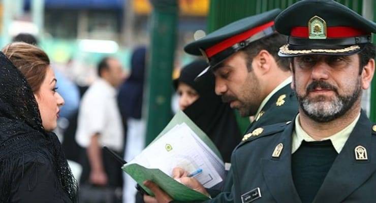 İranda polisə hicabla bağlı tapşırıq verildi