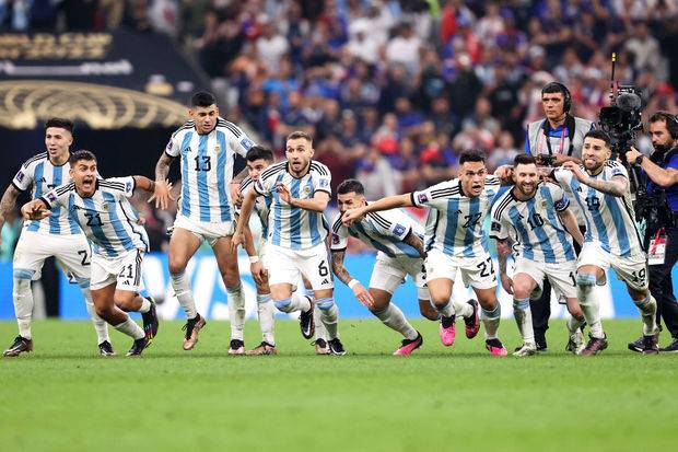 Argentina millisinin 7 futbolçusu 2022-ci ilin rəmzi komandasında - FOTO