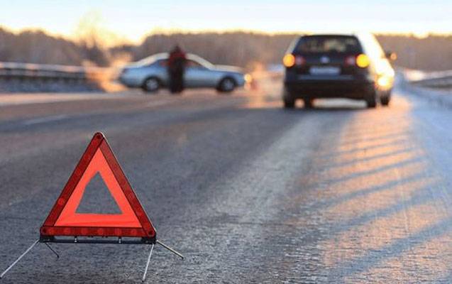 Azərbaycanda mikroavtobus minik maşını ilə toqquşdu - 6 nəfər yaralandı
