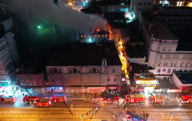 İstanbulda erməni kilsəsində yanğın - 2 ölü, 2 yaralı