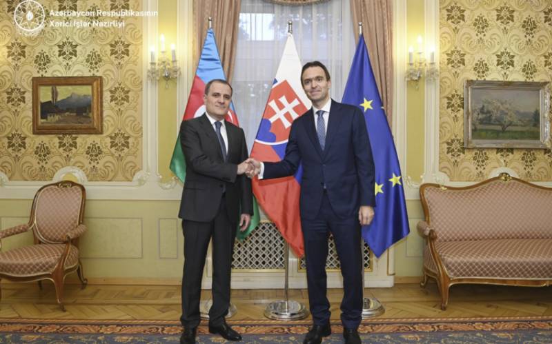 Ceyhun Bayramov Slovakiyanın Baş naziri ilə görüşdü – FOTO