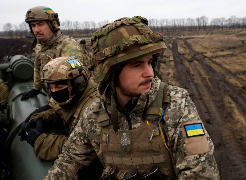 Ukrayna hərbi büdcəsini ARTIRIR