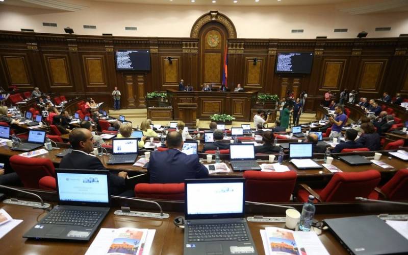Ermənistan parlamenti Roma statutunu ratifikasiya edib - YENİLƏNDİ