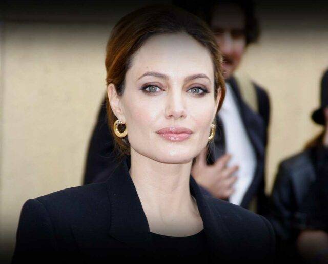 Angelina Jolie bu vəzifədən ayrıldığını AÇIQLADI