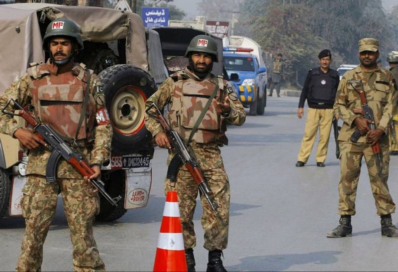 Pakistanda silahlı hücum - Ölənlər var