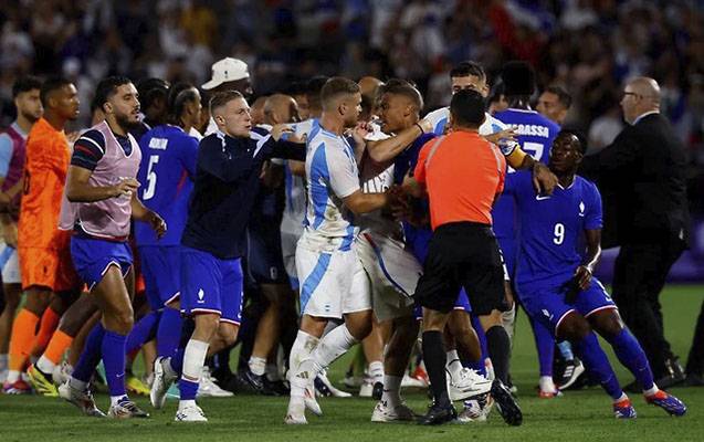 Fransa və Argentina futbolçuları arasında dava oldu - VİDEO