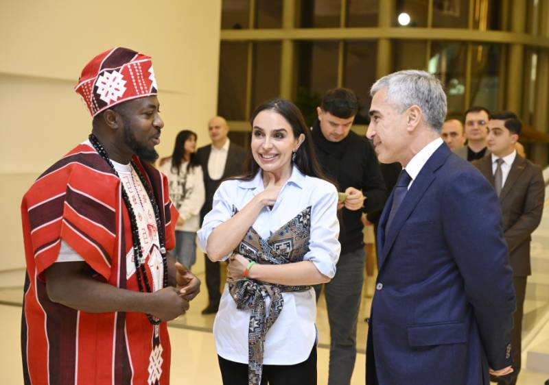 “Yenidən doğulmuş gözəllik” adlı sərgi açıldı - FOTOLAR