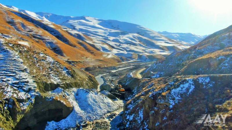 Quba-Xınalıq yolunda körpü inşa olunur - FOTO