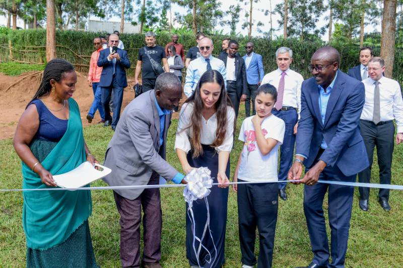 Heydər Əliyev Fondunun dəstəyi ilə Ruanda məktəbi içməli su ilə təchiz olunub - FOTO