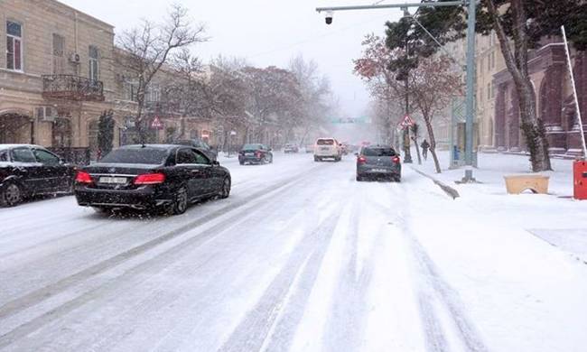 Bakıda bu tarixdə yollar buz bağlayacaq - XƏBƏRDARLIQ