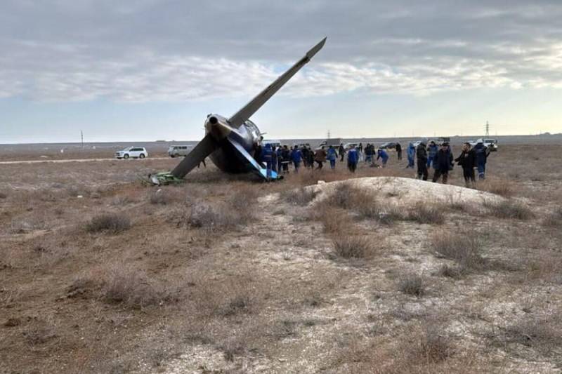 Aktau sakinləri təyyarə qəzasında yaralananlar üçün qan verməyə gedirlər 