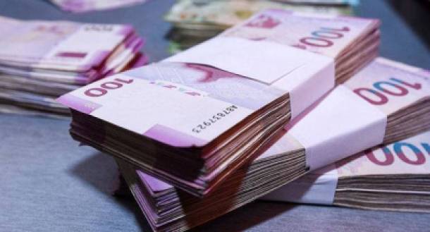 Cari ildə Azərbaycanda dollar satışı 7 milyardı ötdü 