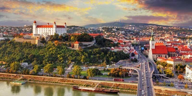 Slovakiya Ukraynaya enerji tədarükünü dayandırmağa hazırdır 