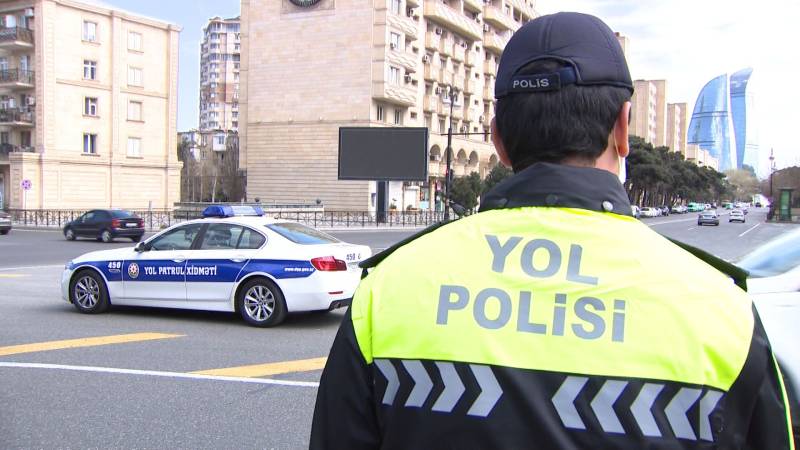 Yol polisi küləkli hava ilə bağlı müraciət edib 