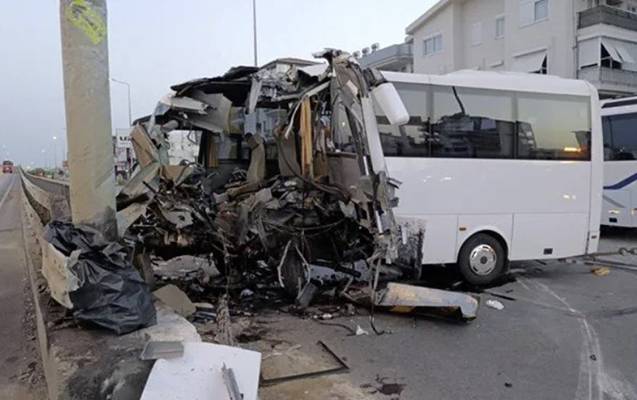 Antalyada turistləri daşıyan avtobus qəzaya düşdü - Çoxlu sayda yaralı var