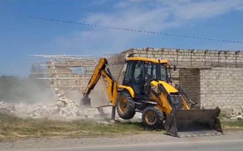 Qubada qanunsuz tikili söküldü - VİDEO