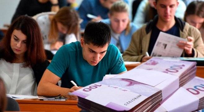 Azərbaycanda bəzi universitetlərdə illik təhsil haqqı artırıldı