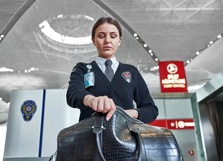 Qadın sərnişinin baqajından öz ürəyi tapıldı - ŞOK