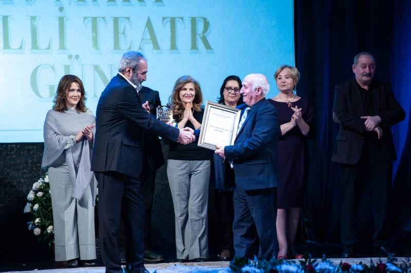 Akademik Milli Dram Teatrınının “Milli Teatr Mükafatı” təqdim edildi - FOTOLAR
