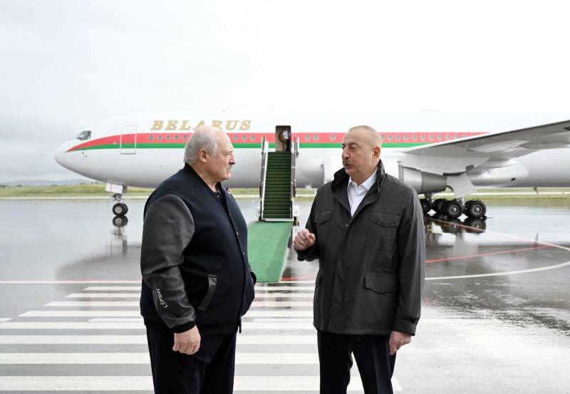 Əliyev Lukaşenkonu Füzulidə qarşıladı - YENİLƏNDİ (FOTOLAR)