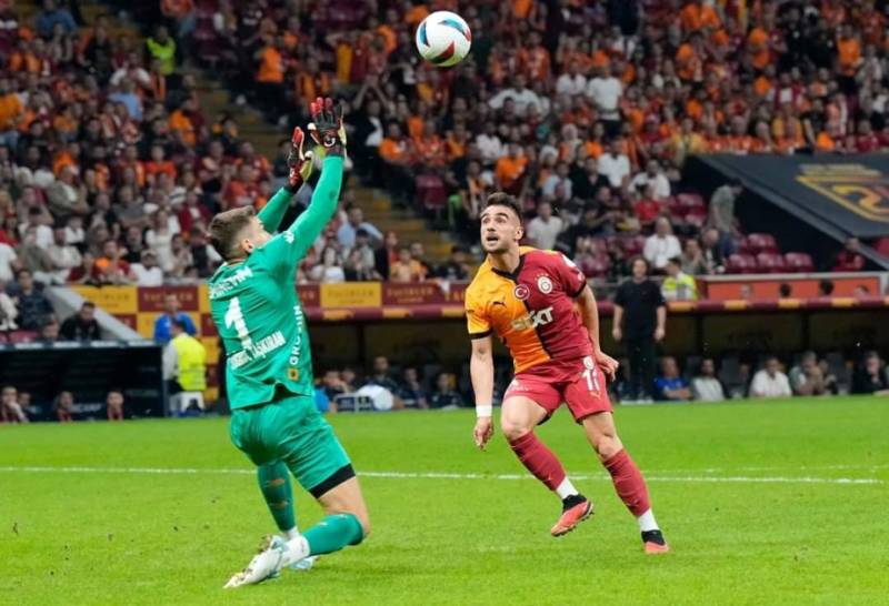 “Qalatasaray” qalib gəldi, “Beşiktaş” xal itirdi