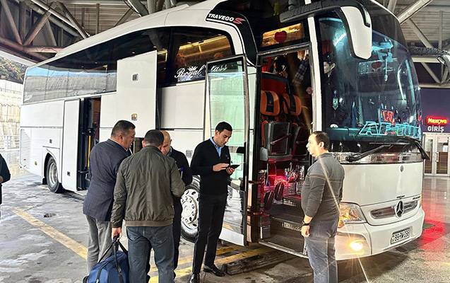 Laçına ilk avtobus yola düşdü - FOTO