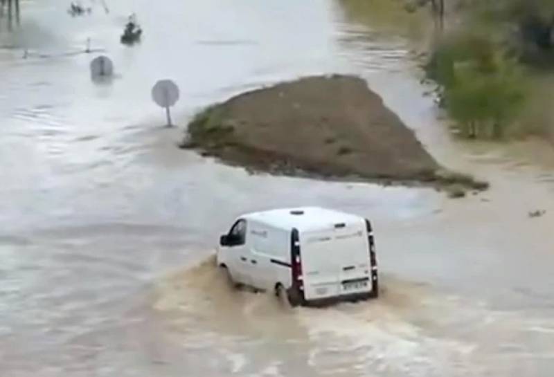 Fransada leysan yağışları səbəbindən daşqınlar başladı