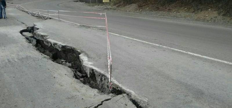 Bakıda sürüşmə oldu 