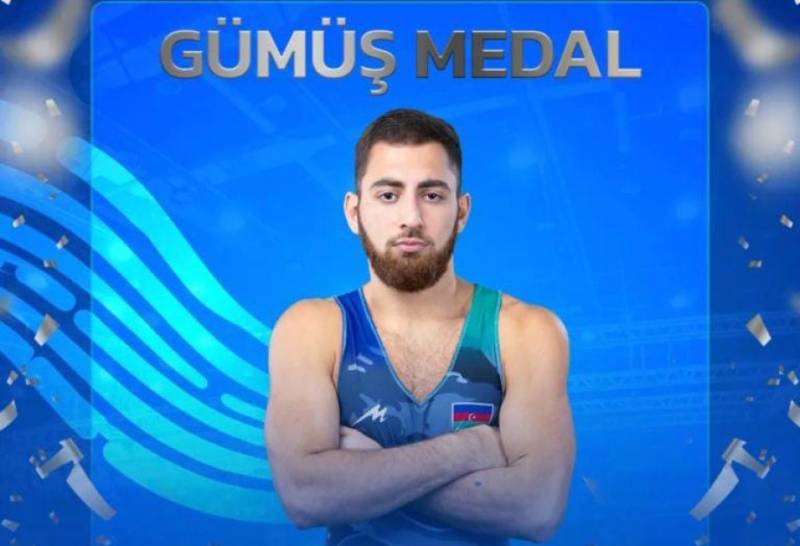 Güləşçimiz dünya çempionatında gümüş medal qazandı