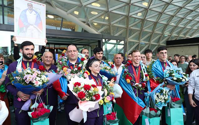 Azərbaycan paralimpiyaçıları Vətənə döndülər - FOTO