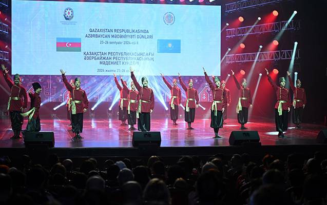 Qazaxıstanda Azərbaycan Dövlət Rəqs Ansamblının konserti - FOTOLAR