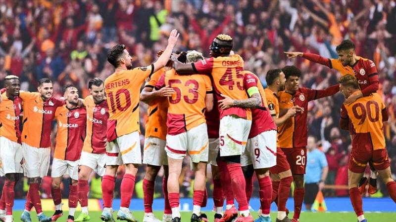 “Qalatasaray” ulduz futbolçunu transfer edir 