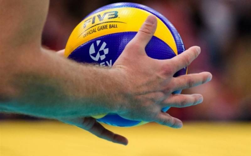 Kişi voleybolçular arasında X tura start verildi 