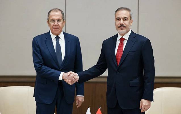 Lavrov Fidanla bir araya gəldi 