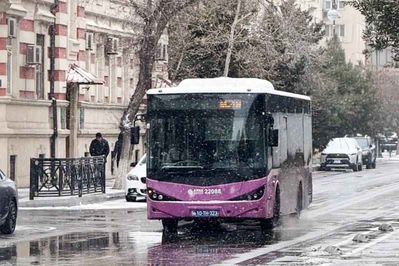 Bu gün avtobuslar saat 21:30-dək işləyəcək 