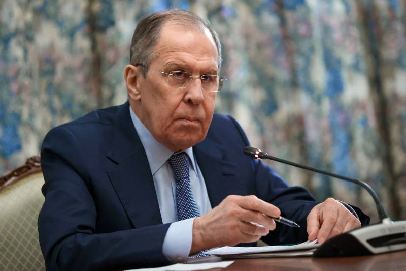 Lavrov İrana səfər edəcək 