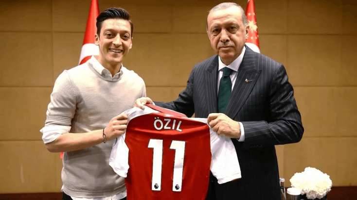 Mesut Özilə AKP-də vəzifə verildi