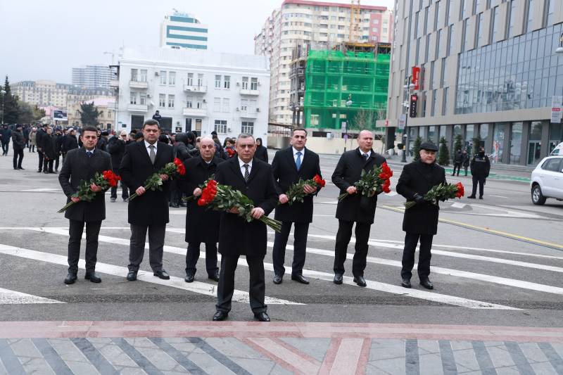 Dövlət Xidmətinin rəhbərliyi “Ana harayı” abidəsini ziyarət etdi - FOTOLAR