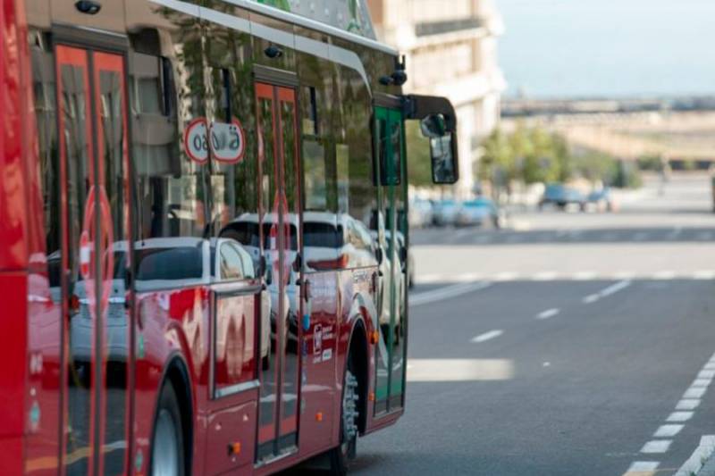 Sabah bu avtobusların hərəkət istiqaməti dəyişdirilir