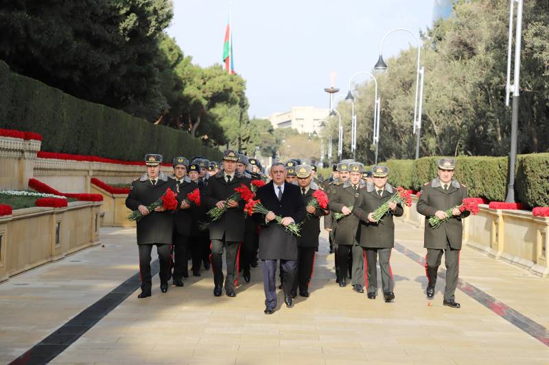 Dövlət Xidmətinin rəhbərliyi Şəhidlər xiyabanını ziyarət etdi - FOTOLAR