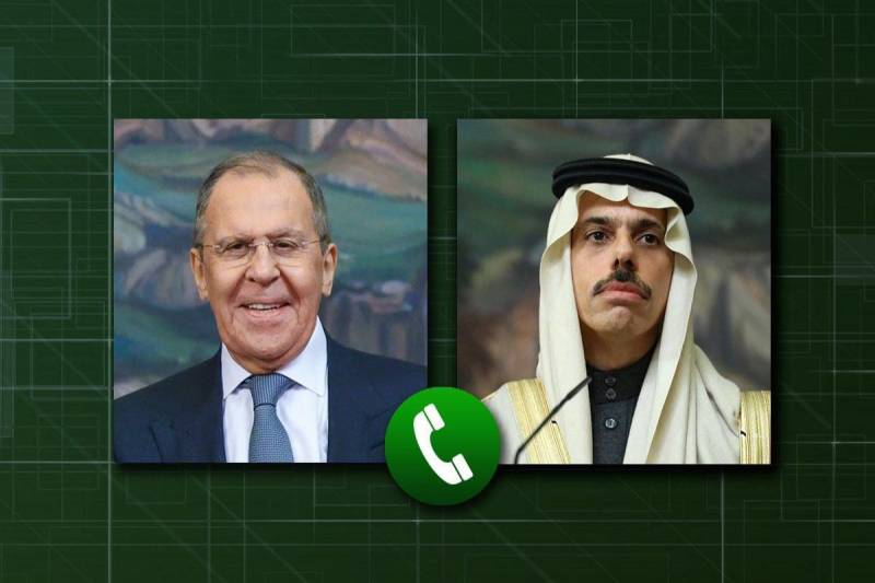 Lavrov səudiyyəli həmkarı ilə telefon danışığı apardı 