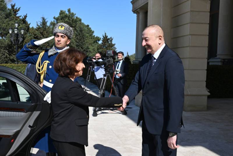 İlham Əliyev Şimali Makedoniya Prezidentini belə qarşıladı - VİDEO