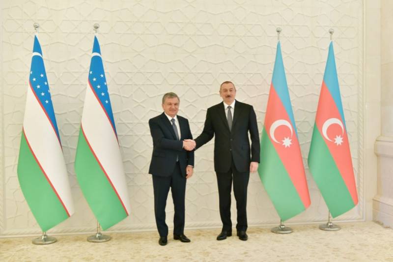 İlham Əliyevlə Şavkat Mirziyoyev arasında telefon danışığı oldu 